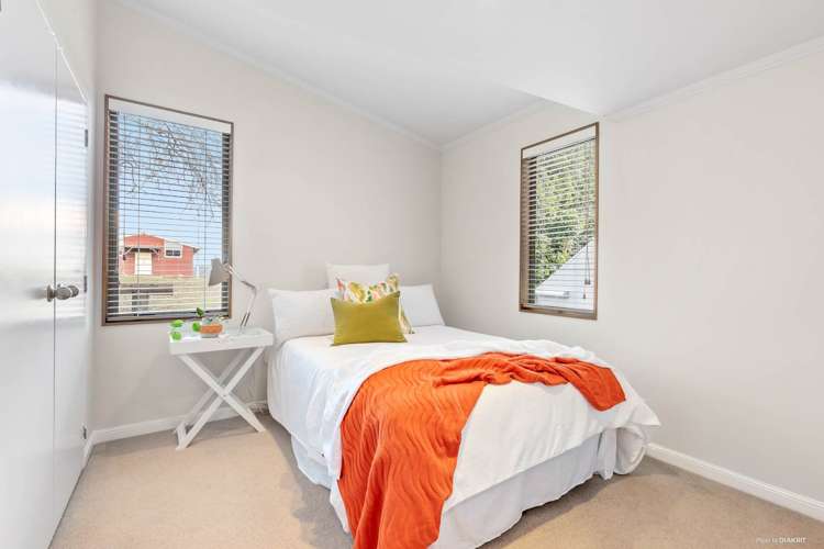 2/18a Richards Avenue Forrest Hill_18