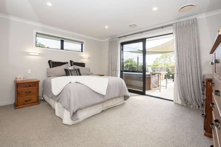 17 Alan Livingston Drive Cambridge_9