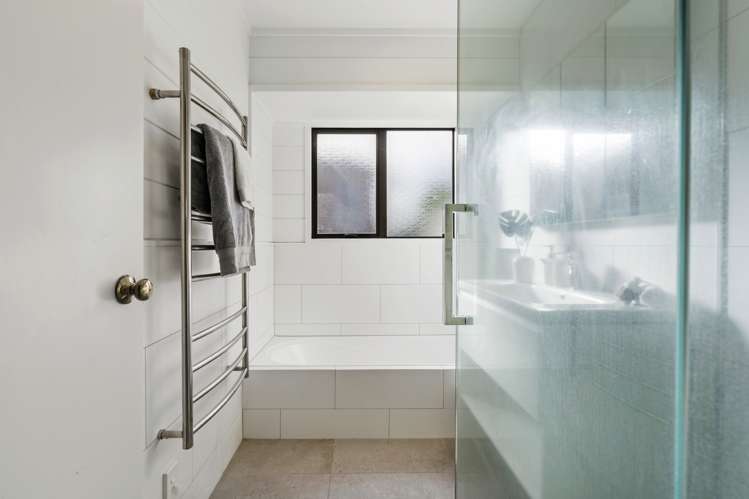 2/10 Harrison Avenue Belmont_14