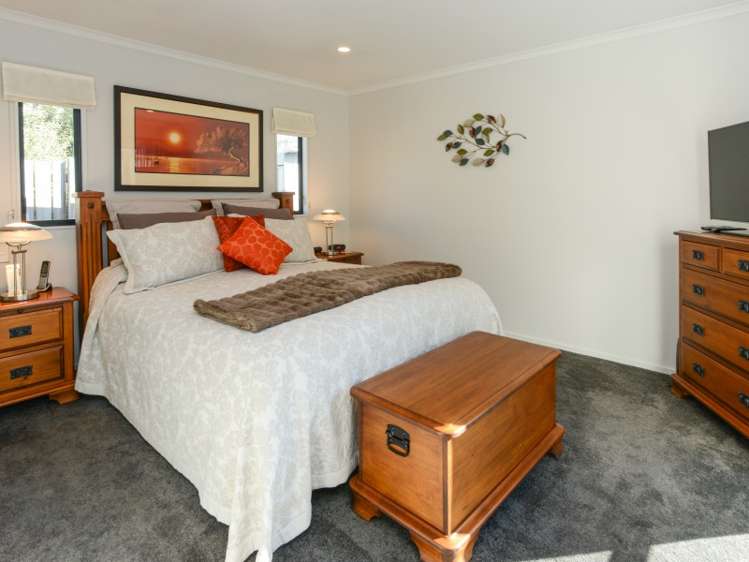 212 Frimley Oaks Frimley_9