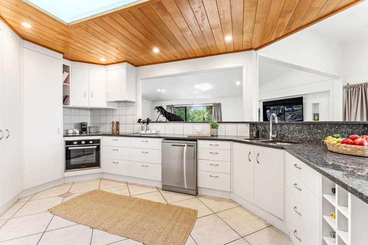 5 Glance Street Sandspit_13