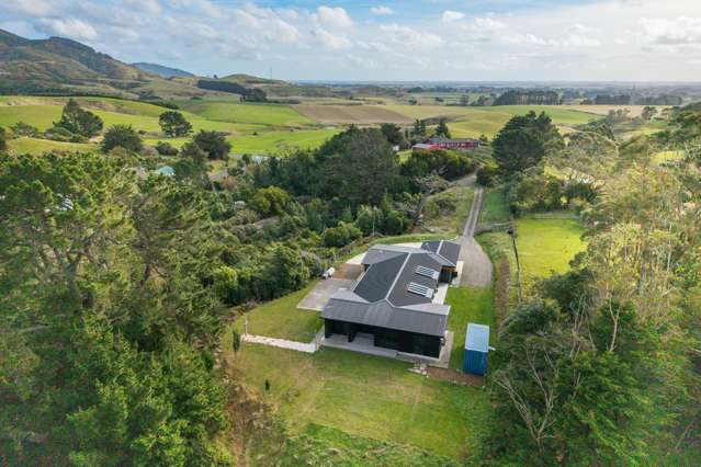 Private Architectural Living With Panoramic Views