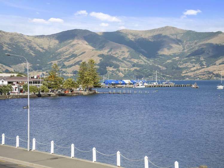 7 Beach Road Akaroa_17