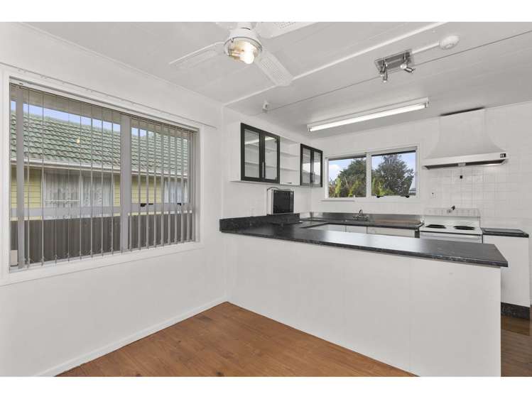 22 Wroughton Crescent Otara_5