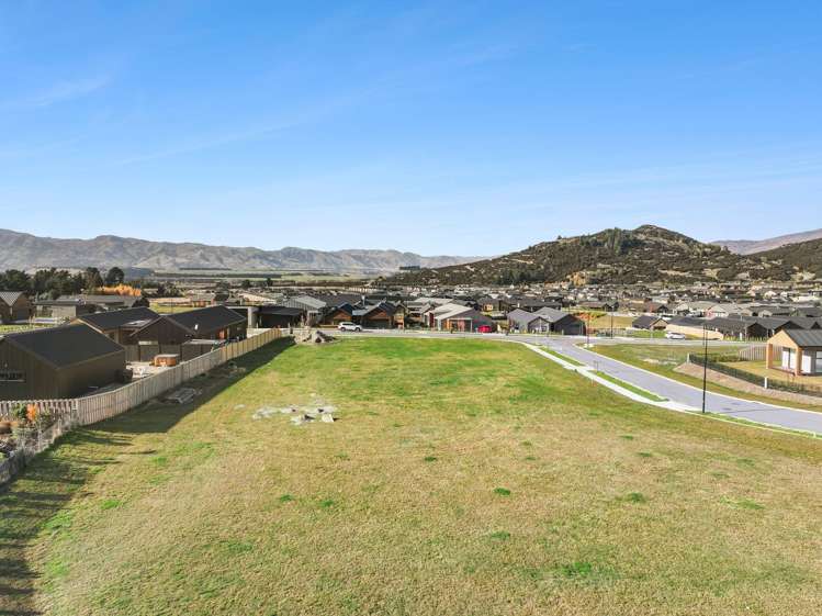 15 Erewhon Crescent_5