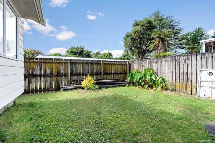 2/8 Kelvin Road Papakura_11