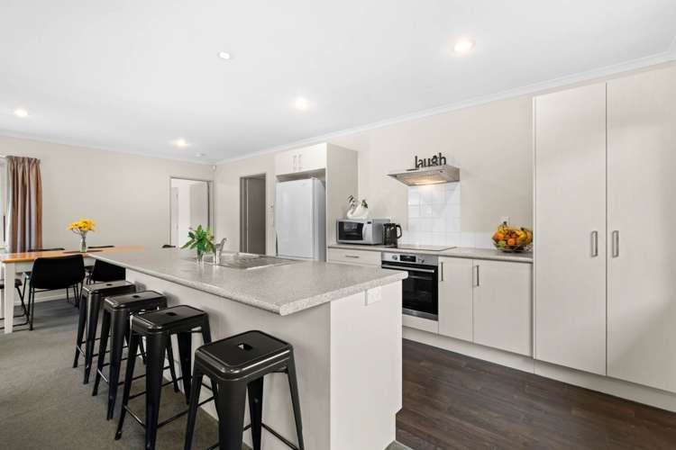 16 Poaka Avenue Takanini_4