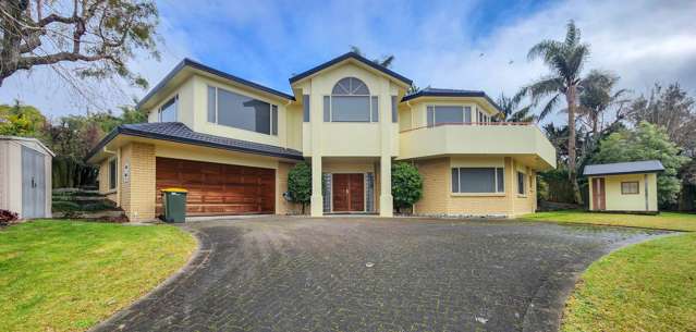 Huge family home close to the Marina