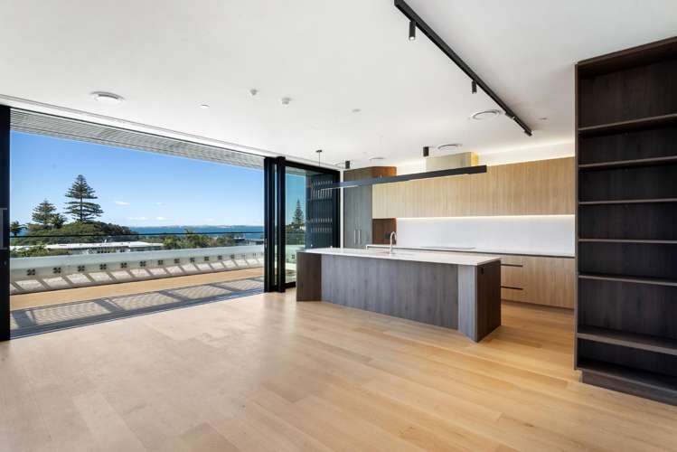 18/423-427 Beach Road Mairangi Bay_9