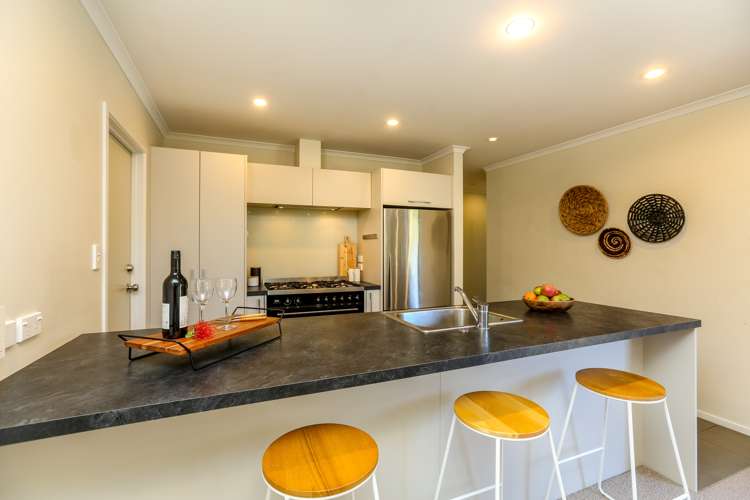 1185f South Road Oakura_10