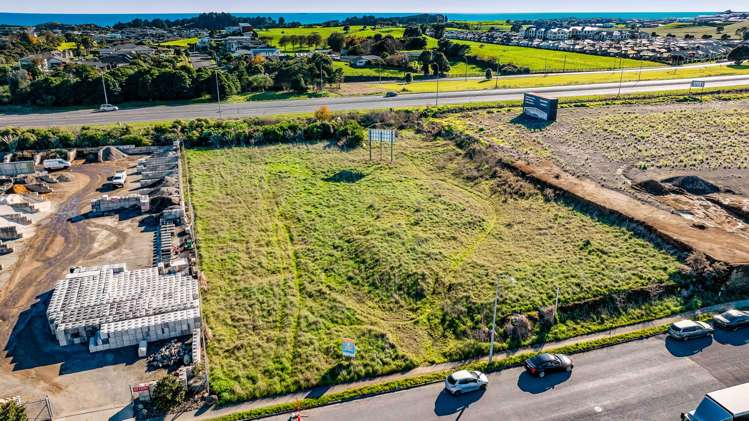 27 Oropuriri Road Waiwhakaiho_2