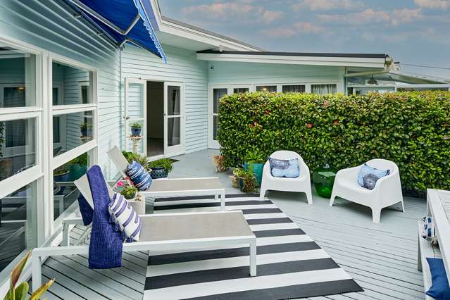 15 Waitohu Road York Bay_2