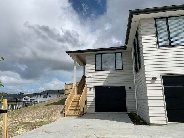 Stylish 2-Bedroom Unit - SINGLE GARAGE