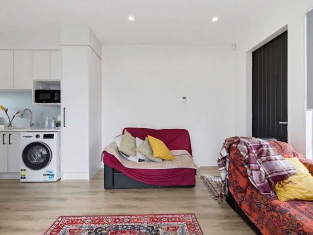 Easy-Care Living – Motivated Vendors Want It Sold!