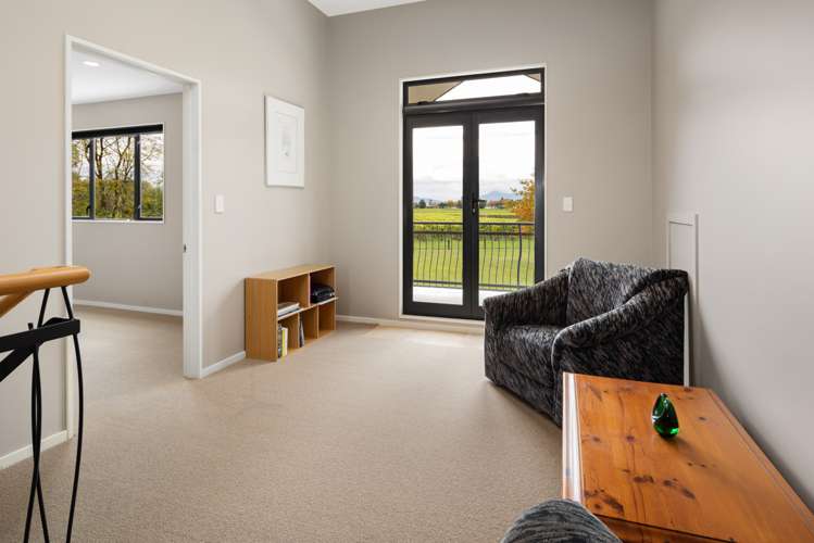 16 Bishell Lane Burleigh_5