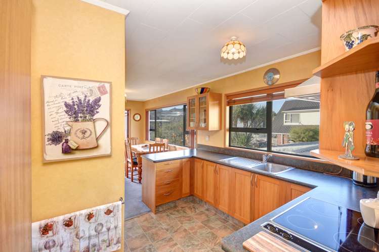 13 Clariton Avenue Green Island_8