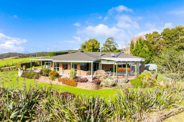 494 Takahiwai Road One Tree Point_3