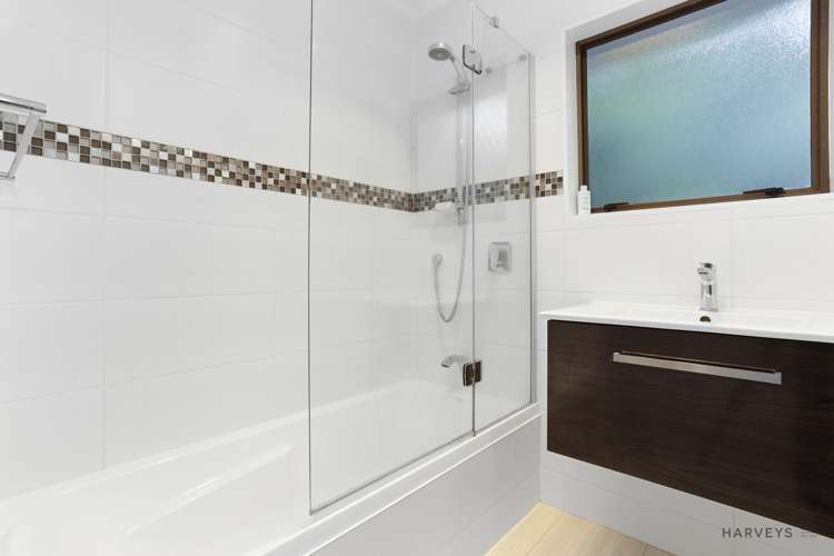 19 Longfellow Parade Glen Eden_12