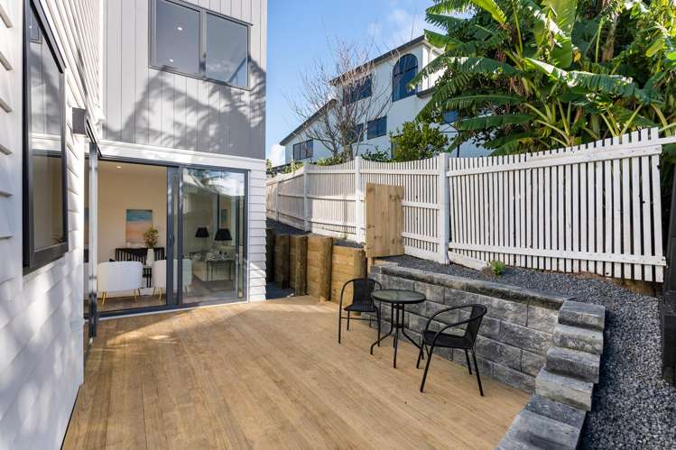 2/32 Caversham Drive Torbay_23