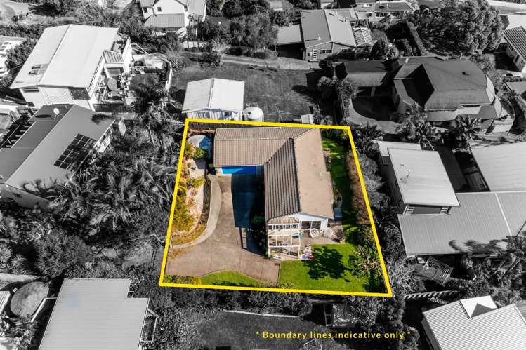 2/984 Whangaparaoa Road Manly_32