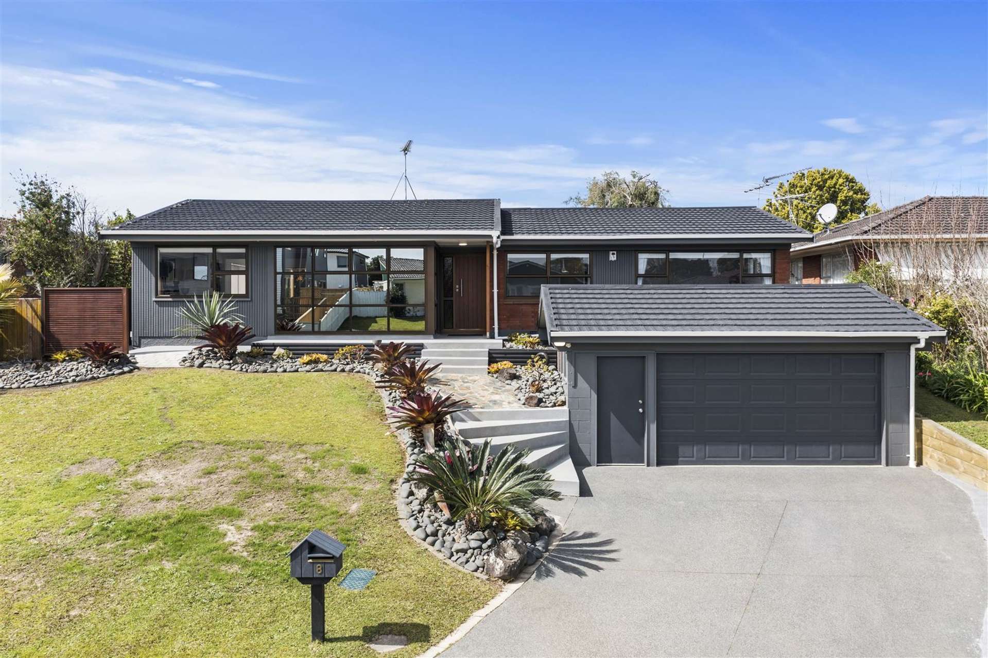 8 Quibray Place Botany Downs_0