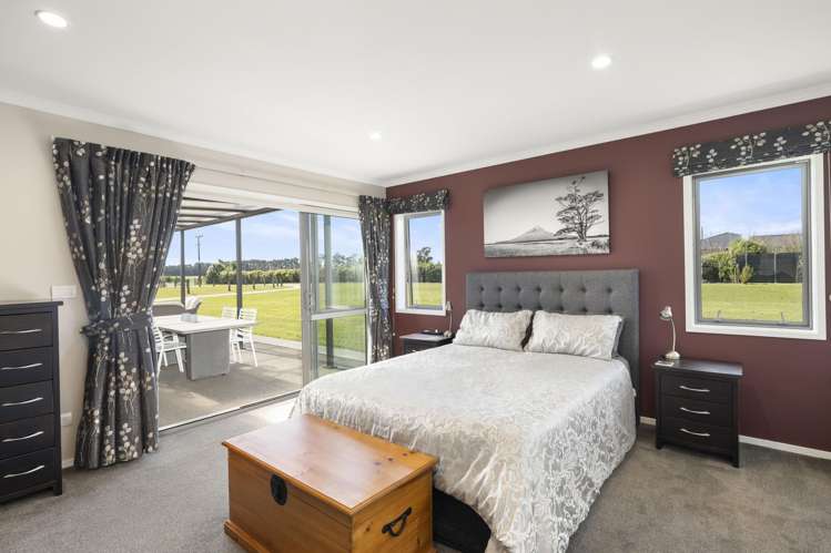 250 Hughes Line West Taratahi_9