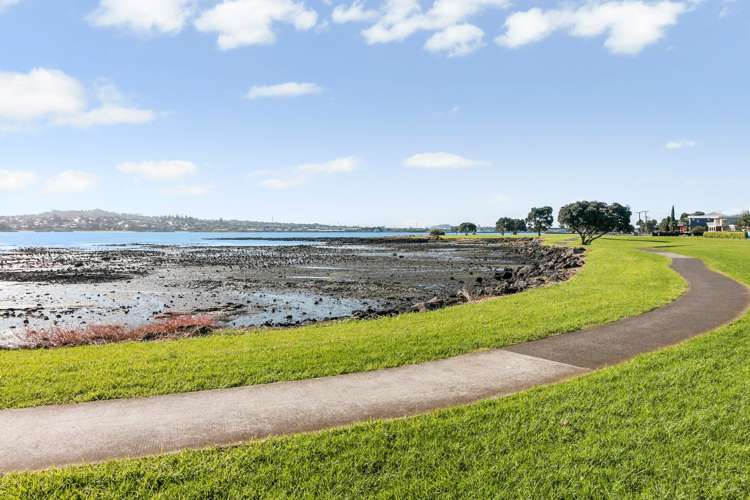 3 Yorkton Rise Mangere Bridge_9