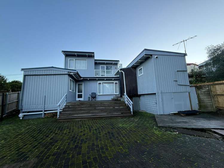 16 Woodhall Road Epsom_18