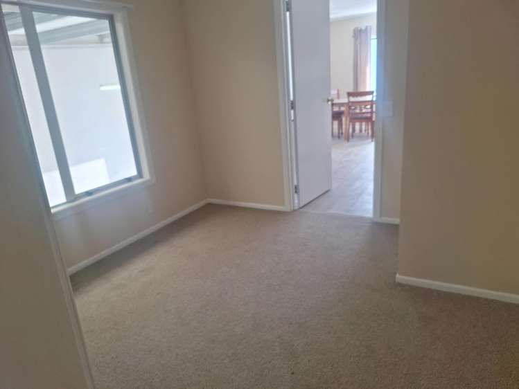 13/9 Westech Place Glen Eden_18