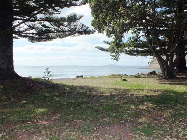 11/4 Arkles Strand Arkles Bay_1