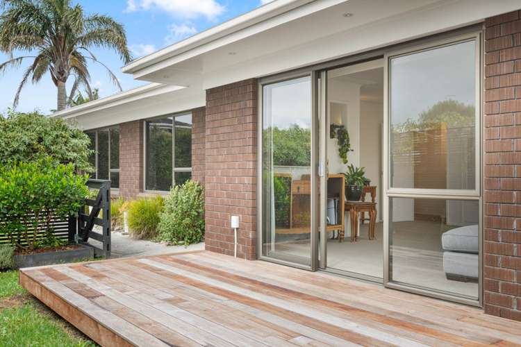 2/38 Miltonia Avenue_0