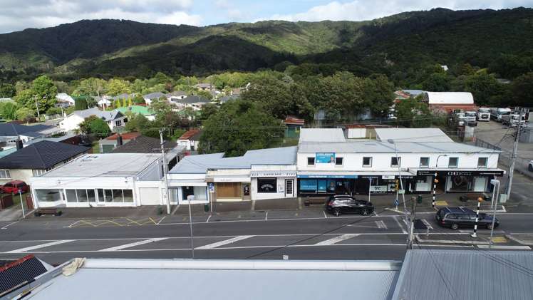 122,130,134-136 Main Road Wainuiomata_1