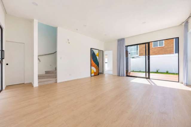 14a Letterkenny Place Blockhouse Bay_2