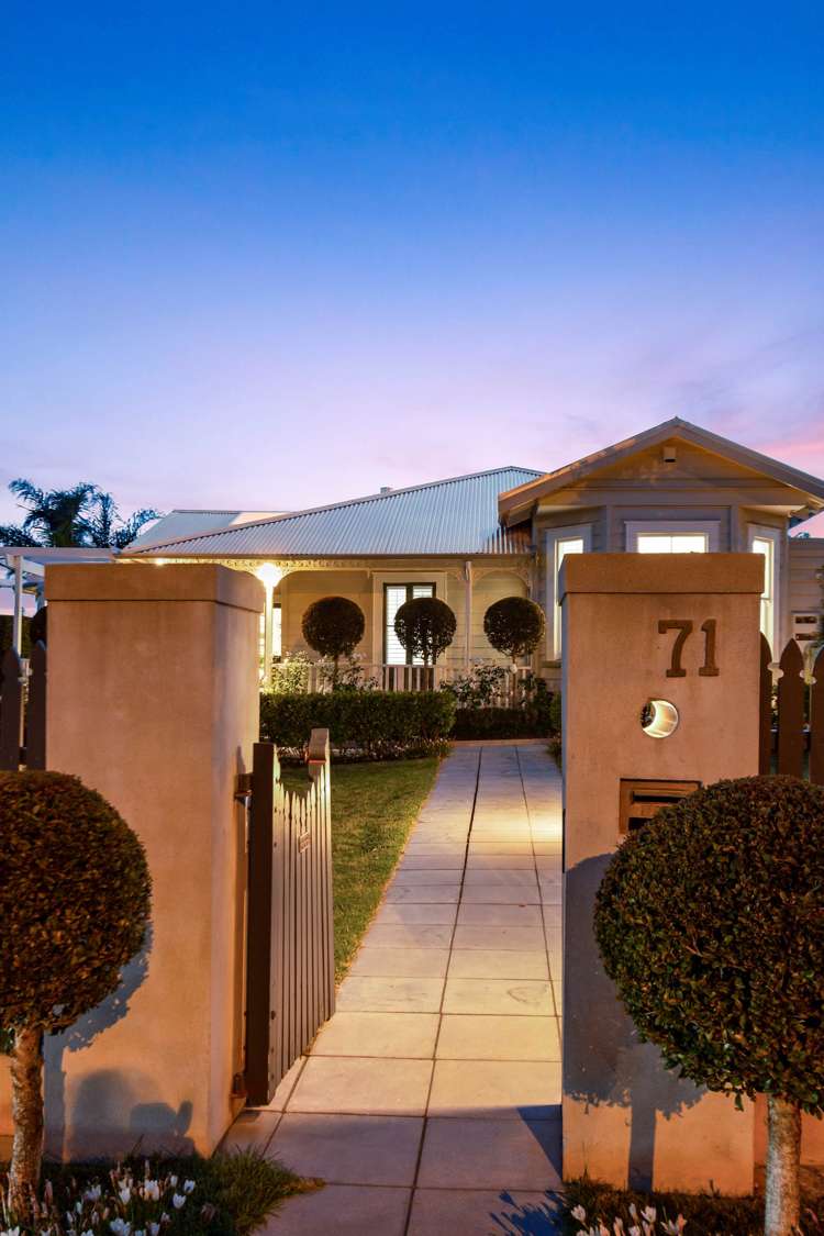 71 Beach Road Mellons Bay_41