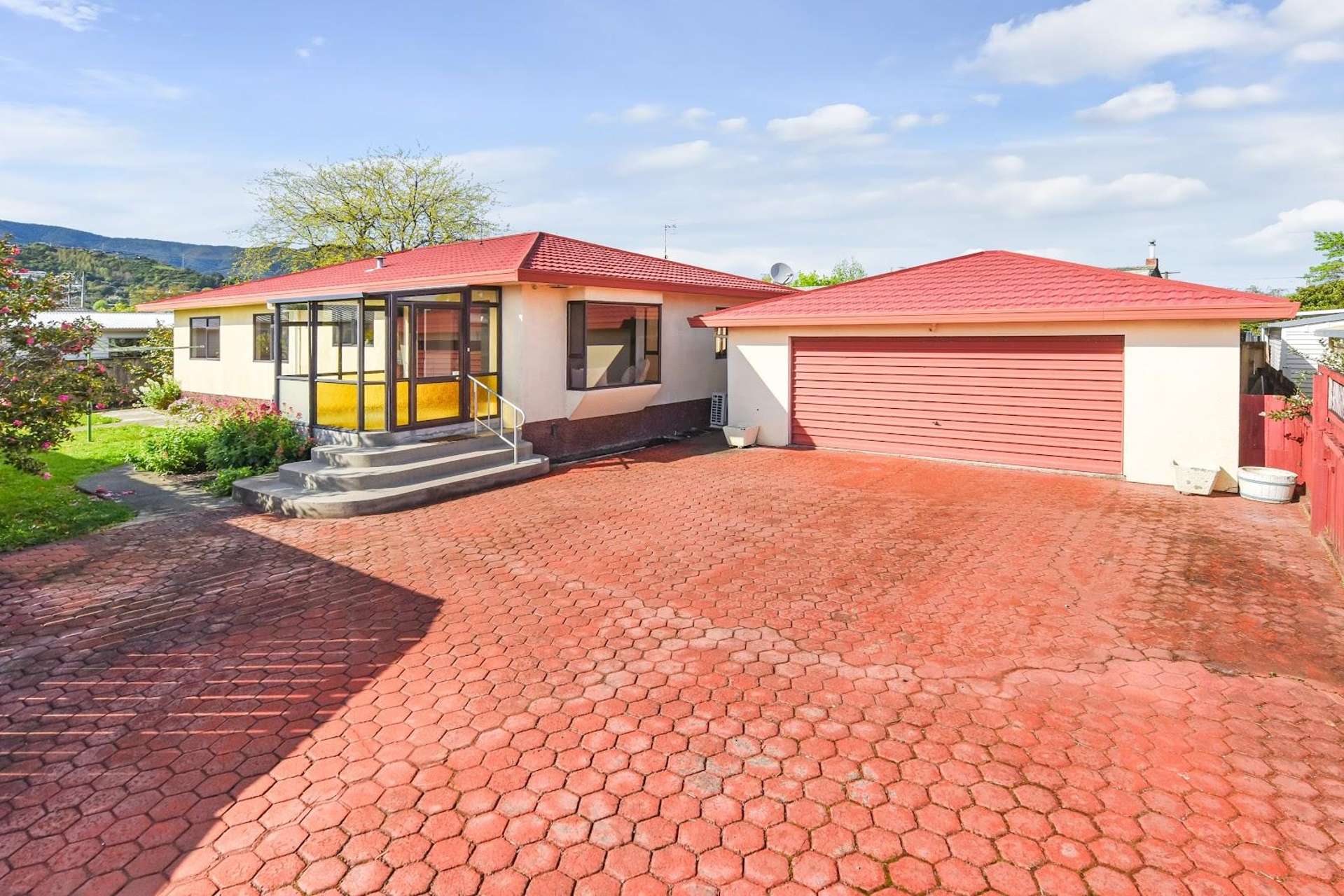 2/16 Newall Avenue Stoke_0