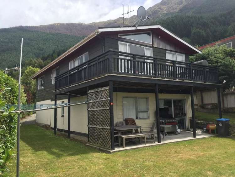 19 Greenstone Place Fernhill/Sunshine Bay_1