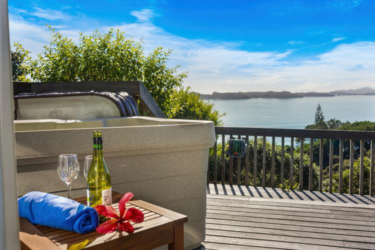 11 Russell Heights Russell_11