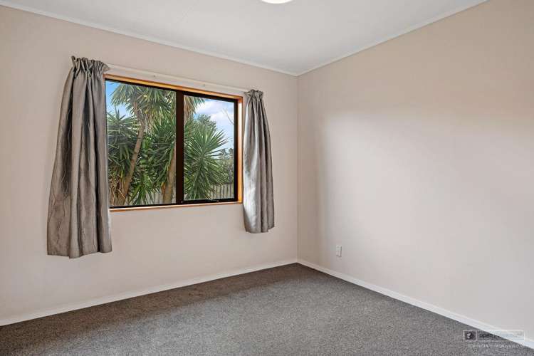 1/32 Parakai Avenue, Parakai Helensville_10