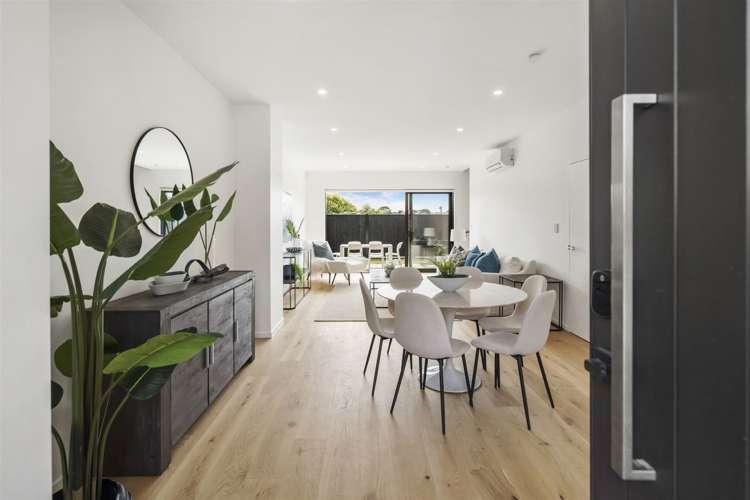 6 Mahinga Kai Way Belmont_12