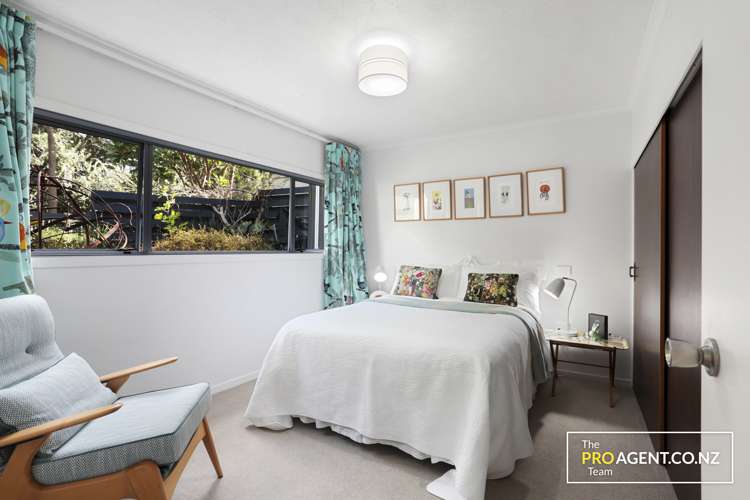 68 Kauri Point Road Laingholm_16