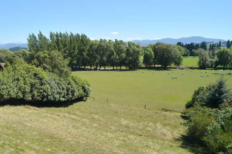 1694 Cust Road Cust_1