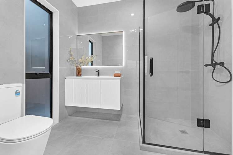 15 Karaka Village Parade Karaka_17