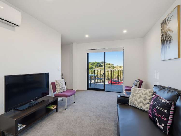2/180 Marine Parade New Brighton_9