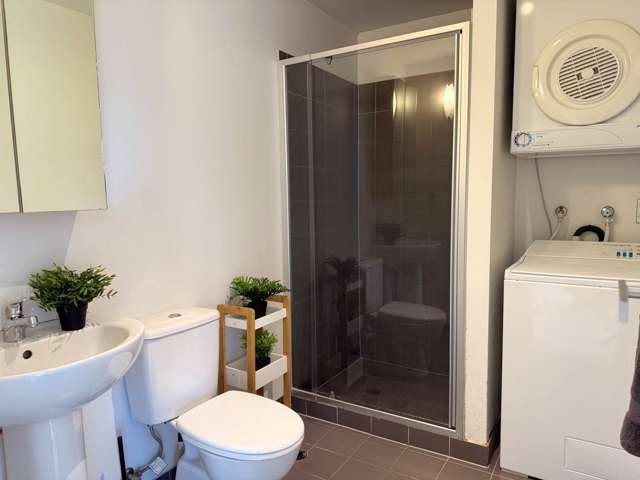 6A/32 Eden Crescent City Centre_3