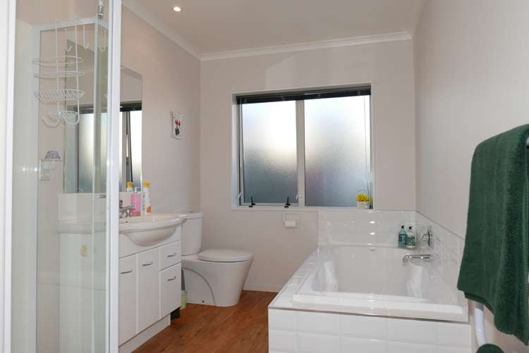 4 Crofton Road Harewood_13