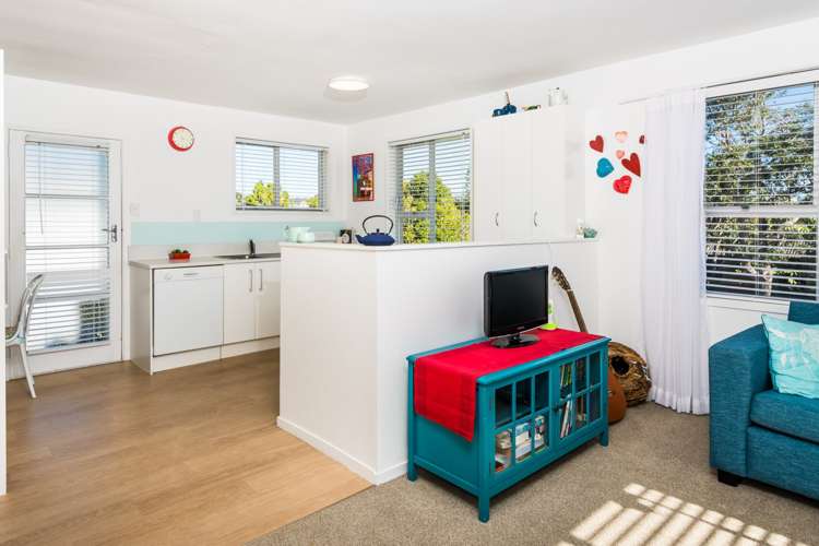 1/18 Tamahere Drive Glenfield_10