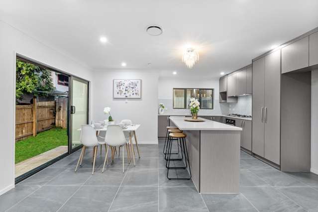 B/2 Palmgreen Court Stanmore Bay_4