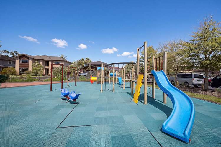 61 San Marino Drive West Henderson_24