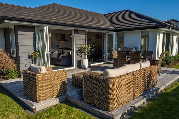 90 Washbourn Drive Richmond_22