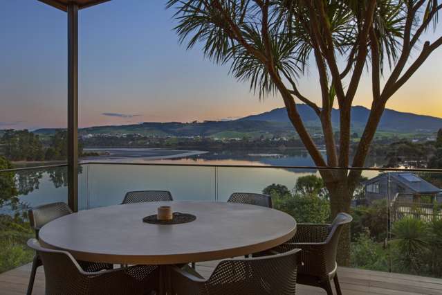 21 Point Street Raglan_3